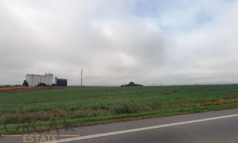 Prodej podílu komerčního pozemku, Staré Město, 2424 m2