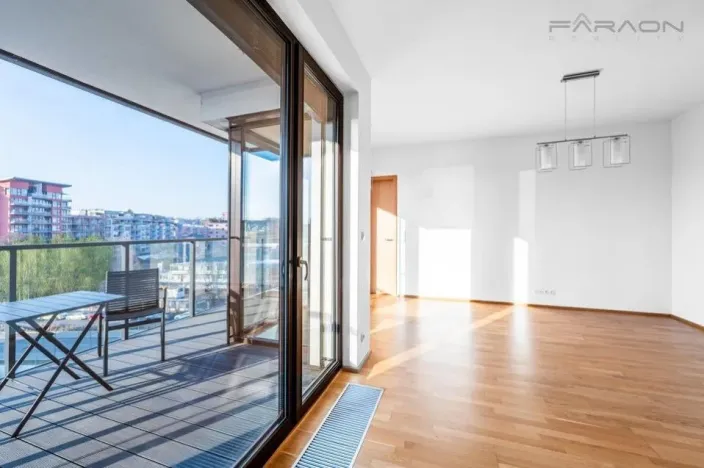 Pronájem bytu 2+kk, Praha - Holešovice, Sanderova, 63 m2