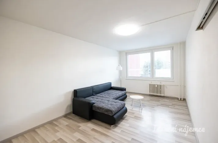 Pronájem bytu 2+kk, Praha - Hloubětín, Kardašovská, 42 m2