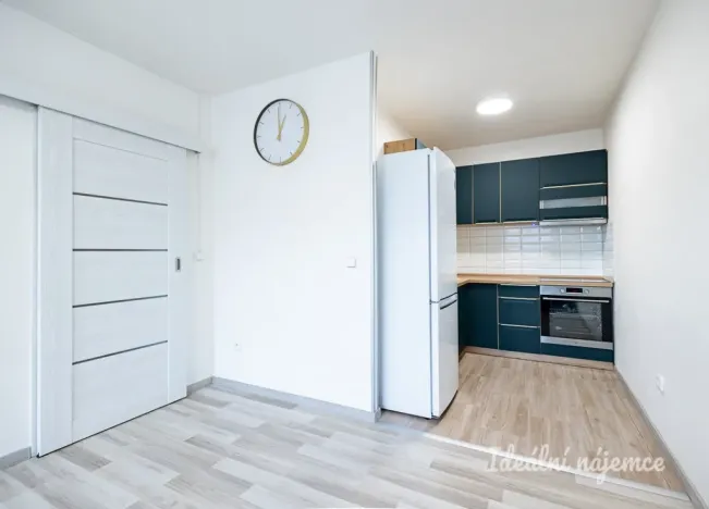 Pronájem bytu 2+kk, Praha - Hloubětín, Kardašovská, 42 m2