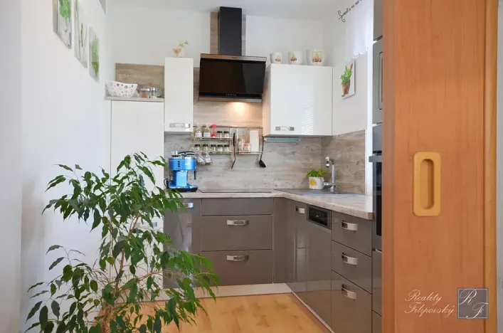 Prodej bytu 2+1, Chlumec, Stradovská, 64 m2