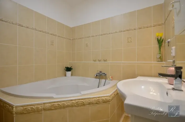 Prodej bytu 2+1, Chlumec, Stradovská, 64 m2