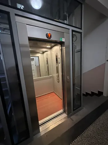 Pronájem bytu 1+kk, Praha - Žižkov, Fibichova, 25 m2