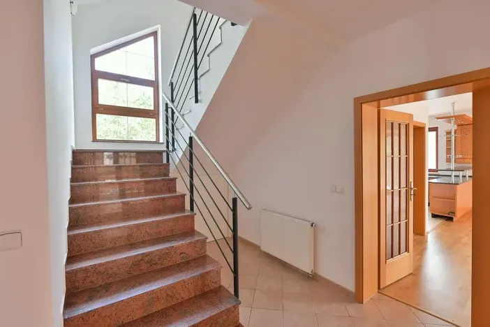 Prodej rodinného domu, Horoměřice, 350 m2