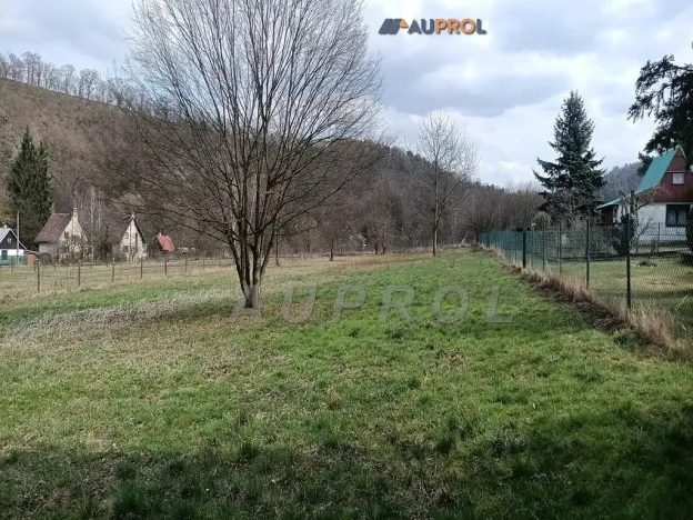 Prodej pozemku, Sázava, Na Křemelce, 3079 m2