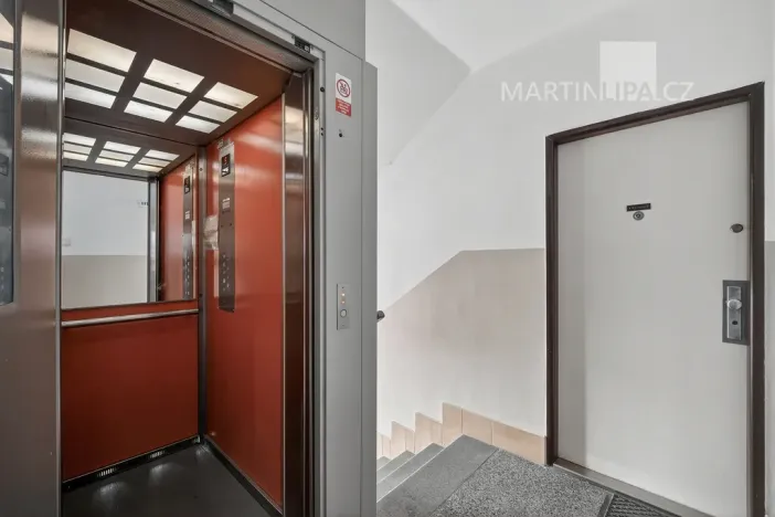 Prodej bytu 2+1, Praha - Libeň, náměstí Na Balabence, 53 m2