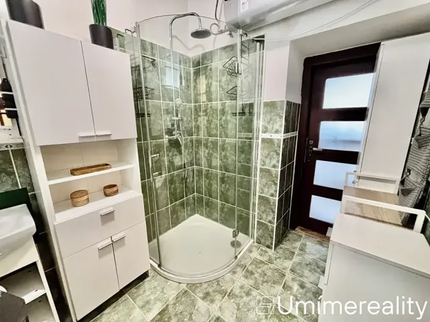 Prodej bytu 3+kk, Dvůr Králové nad Labem, nábřeží Benešovo, 76 m2