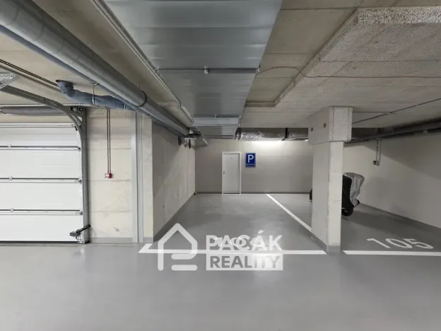 Pronájem garáže, Olomouc, Milana Ticháka, 30 m2