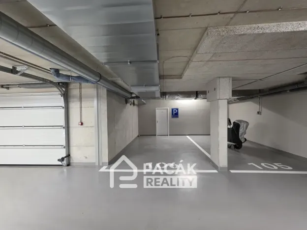 Pronájem garáže, Olomouc, Milana Ticháka, 30 m2