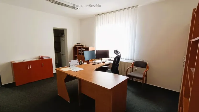 Prodej obchodního prostoru, České Budějovice - České Budějovice 4, Hlinská, 440 m2