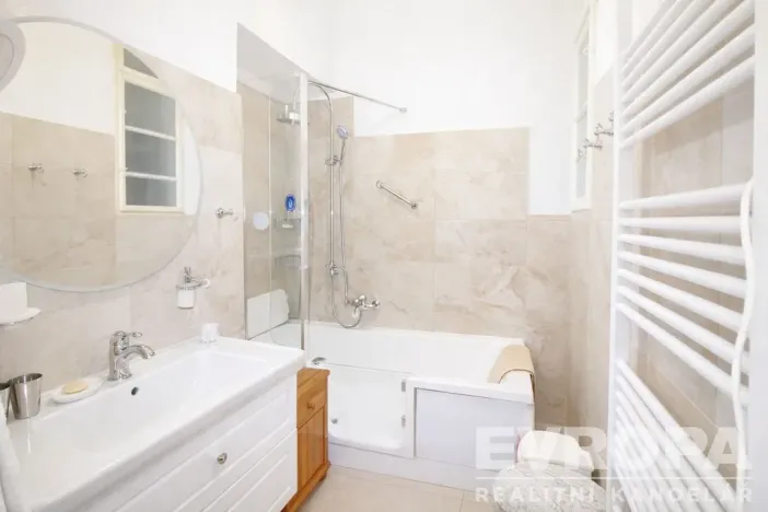 Pronájem bytu 3+1, Praha - Bubeneč, U zeměpisného ústavu, 93 m2