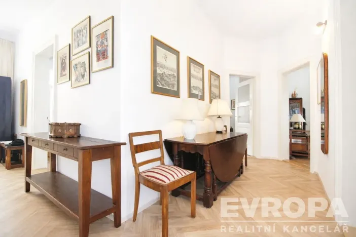 Pronájem bytu 3+1, Praha - Bubeneč, U zeměpisného ústavu, 93 m2