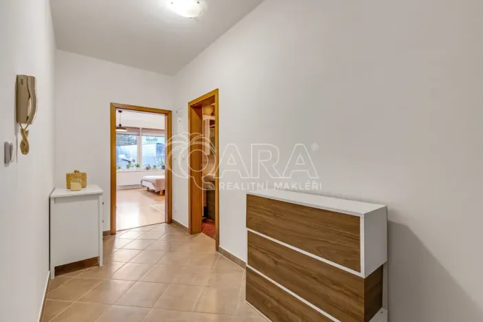 Prodej bytu 1+kk, Praha - Hlubočepy, Geologická, 48 m2