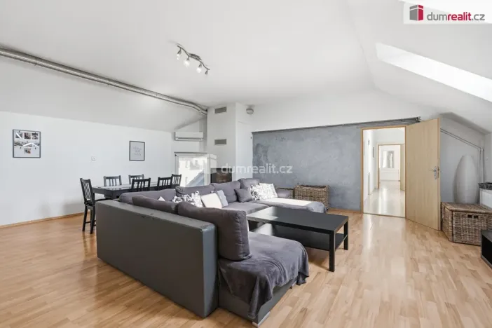 Prodej bytu 4+kk, Břeclav - Poštorná, Na Valtické, 140 m2