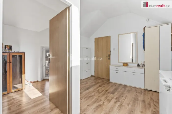 Prodej bytu 4+kk, Břeclav - Poštorná, Na Valtické, 140 m2