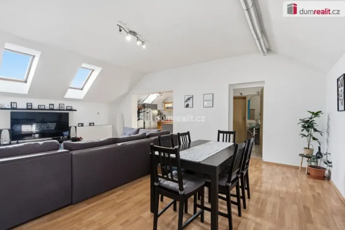 Prodej bytu 4+kk, Břeclav - Poštorná, Na Valtické, 140 m2