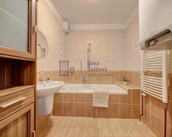 Pronájem bytu 2+kk, Jindřichův Hradec - Jindřichův Hradec V, Hvězdná, 45 m2