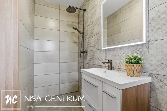 Prodej rodinného domu, Benešov u Semil, 123 m2