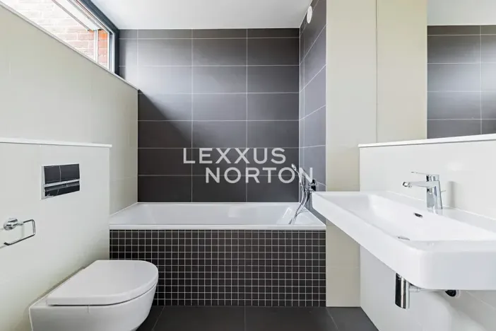 Pronájem rodinného domu, Praha - Dejvice, V Šáreckém údolí, 190 m2