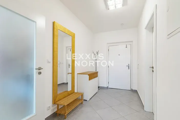 Pronájem bytu 2+kk, Praha - Holešovice, V háji, 52 m2