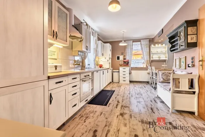 Prodej rodinného domu, Kolová, 180 m2