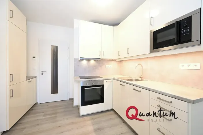 Pronájem bytu 1+kk, Praha - Malešice, Nad úžlabinou, 27 m2