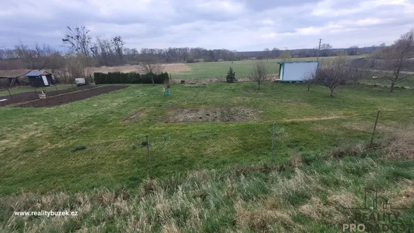 Prodej zahrady, Chropyně, 380 m2