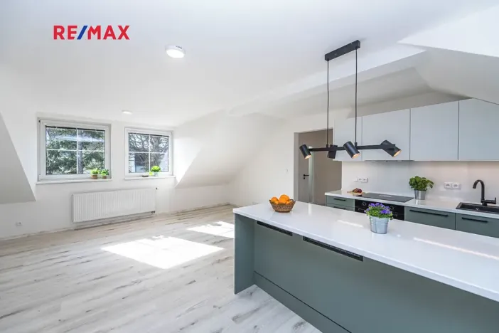 Pronájem bytu 2+kk, Dobříč, 80 m2