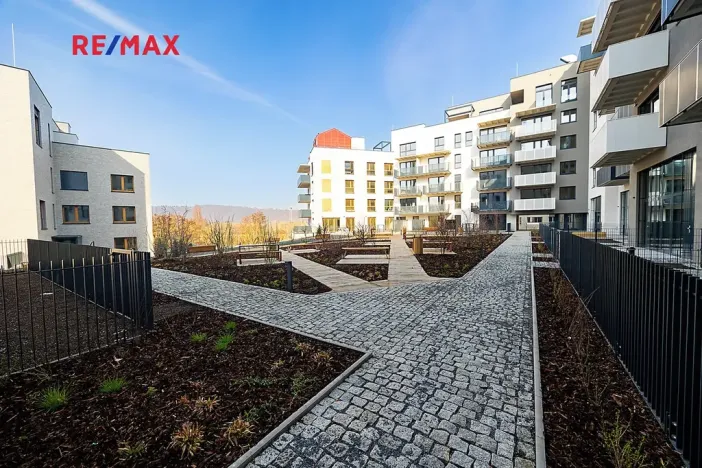 Pronájem bytu 2+kk, Praha - Modřany, Kolmanova, 56 m2