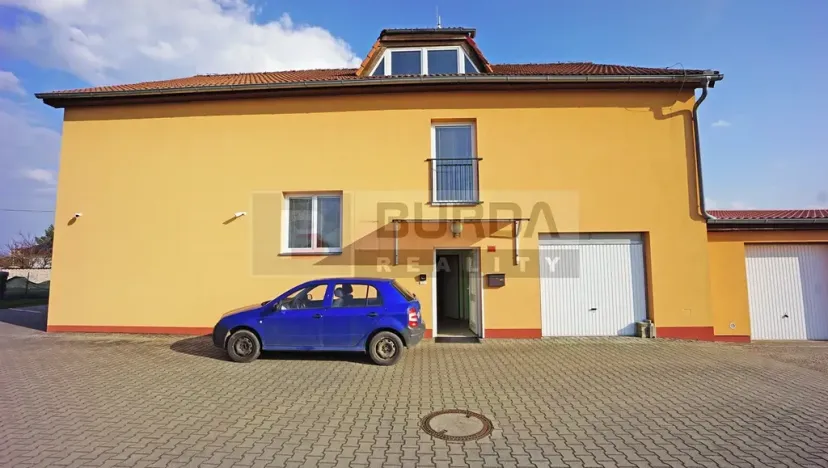 Pronájem kanceláře, Neratovice, 514 m2