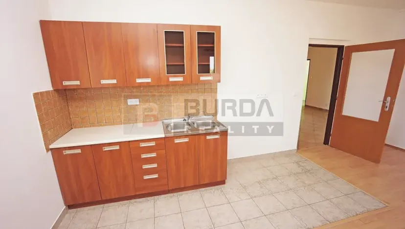 Pronájem kanceláře, Neratovice, 514 m2