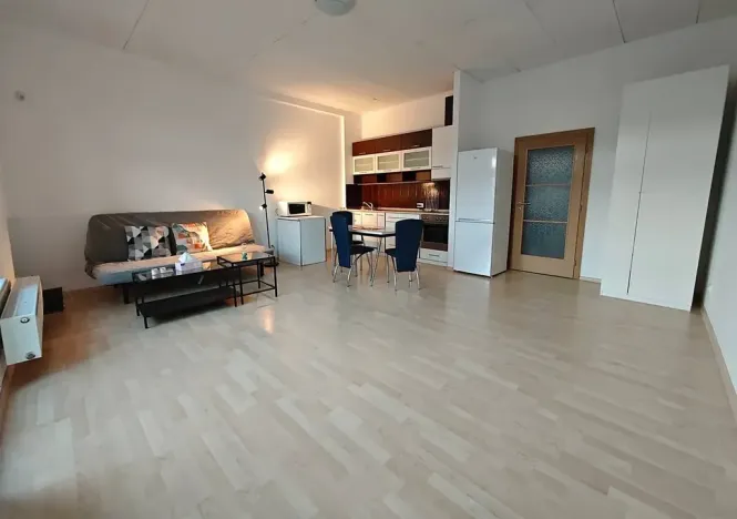 Pronájem bytu 1+kk, Praha, Českomoravská, 42 m2