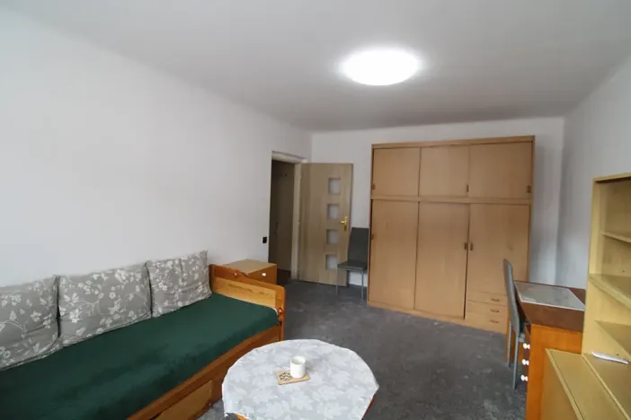 Pronájem bytu 2+1, Karlovy Vary, Krymská, 54 m2