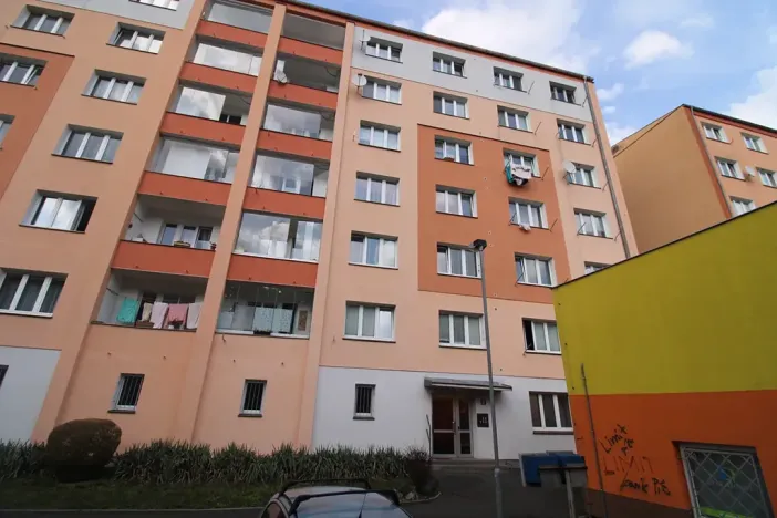 Pronájem bytu 2+1, Karlovy Vary, Krymská, 54 m2