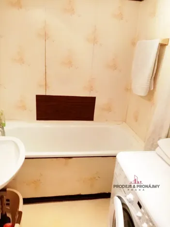 Pronájem bytu 2+kk, Praha - Malešice, Tuchorazská, 47 m2