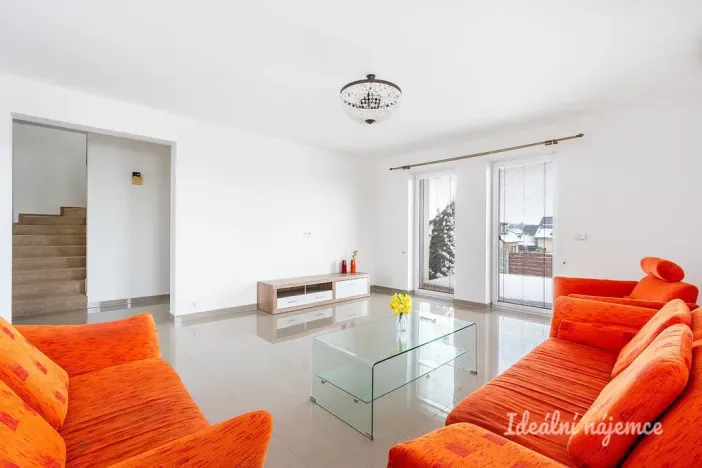 Pronájem rodinného domu, Šestajovice, Sukova, 204 m2