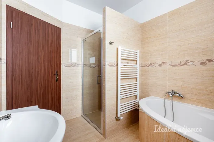 Pronájem rodinného domu, Šestajovice, Sukova, 204 m2