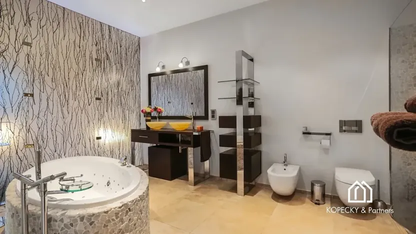 Prodej atypického bytu, Praha - Smíchov, Křížová, 428 m2