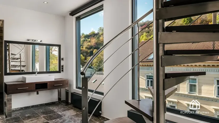 Prodej atypického bytu, Praha - Smíchov, Křížová, 428 m2