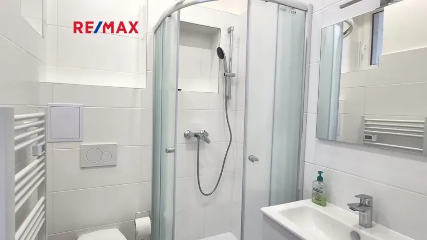 Pronájem bytu 2+kk, Praha - Nusle, Mikuláše z Husi, 44 m2