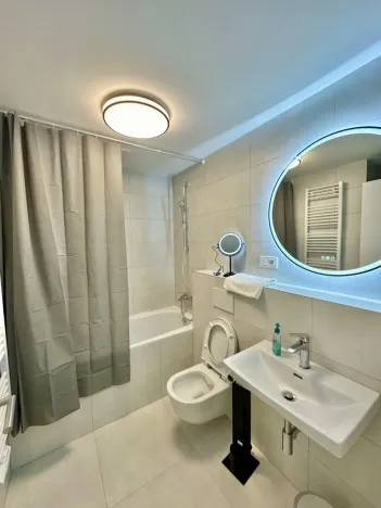 Pronájem bytu 2+kk, Praha - Karlín, Sokolova, 67 m2