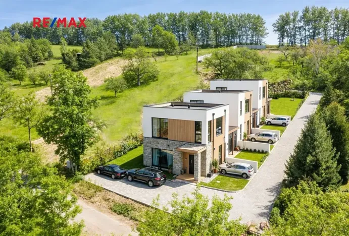 Prodej komerčního pozemku, Hřebeč, 1670 m2