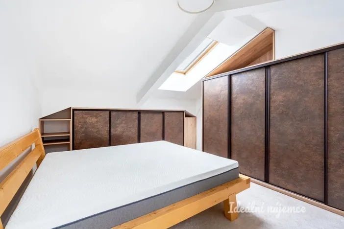 Pronájem bytu 2+kk, Praha - Lochkov, U sladovny, 63 m2