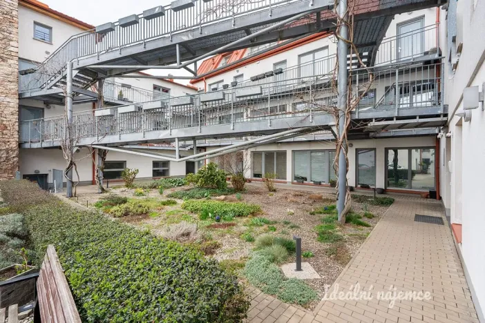 Pronájem bytu 2+kk, Praha - Lochkov, U sladovny, 63 m2