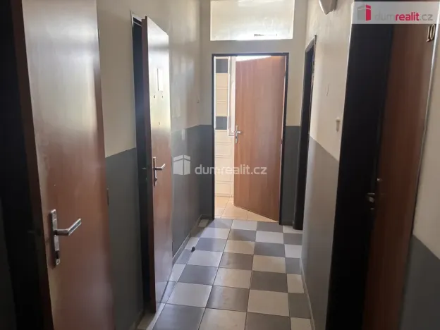 Pronájem atypického bytu, Praha - Horní Počernice, Mezi úvozy, 13 m2
