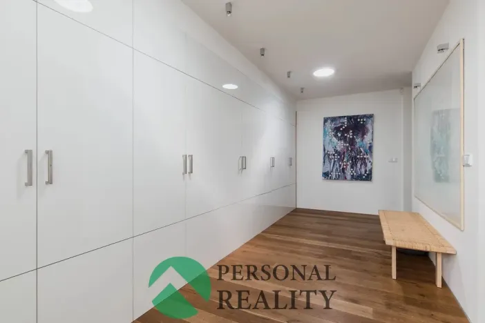 Pronájem bytu 4+kk, Praha, Laubova, 260 m2