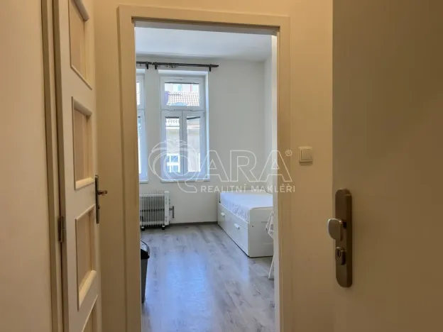 Pronájem bytu 1+kk, Praha - Braník, Na vinohradu, 22 m2