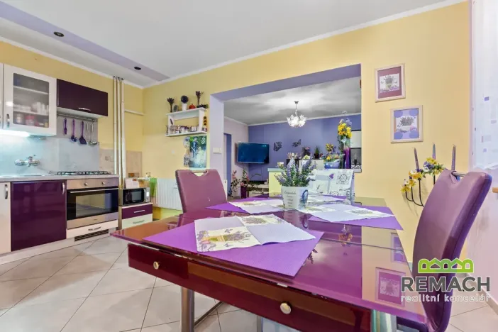 Prodej rodinného domu, Zlechov, 195 m2