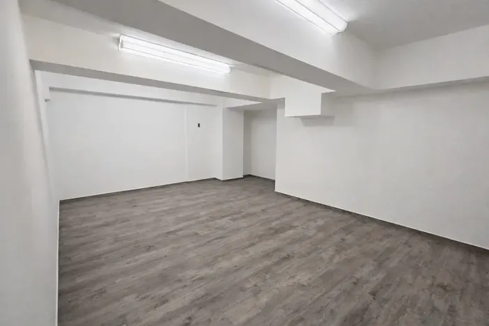 Pronájem kanceláře, Praha - Veleslavín, Na okraji, 215 m2