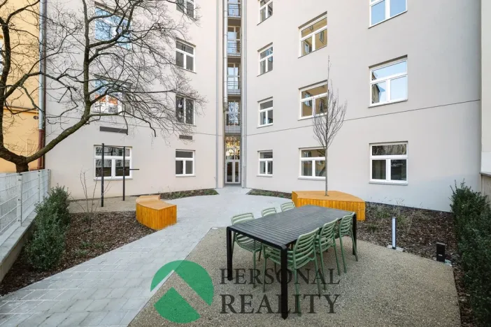 Prodej bytu 2+kk, Praha, Jeseniova, 64 m2